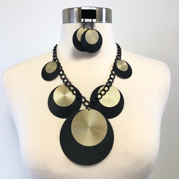 Jewelry - Metal Circle Round Medallion Earrings Necklace Set